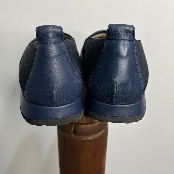 Navy Blue Slip On Loafers Womens Size 9 Shoes Amalfi by Rangoni Firenze Ercole - Picture 3 of 13